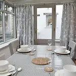 Tatil Evi Toms